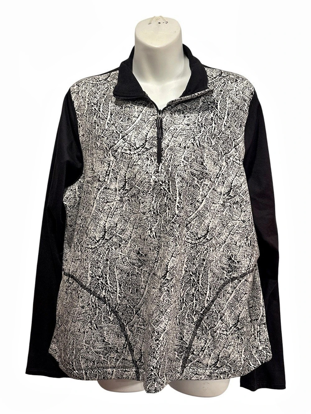 Avia Black White pull over top  1/4 Zip  XL